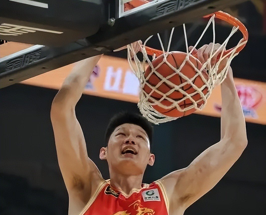 ayx爱游戏电竞-关于广厦男篮发布备战花絮；今晚主帅复盘；德甲任务艰巨；身体对抗强度拉满的信息