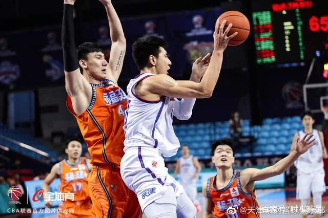 欧篮联倒计时,上海久事窗口期完成体检,细节引发关注,更衣室稳定,控场能力受关注(上海久事最新消息新闻最新消息) 欧篮联倒计时,上海久事窗口期完成体检,细节引发关注,更衣室稳定,控场能力受关注(上海久事最新消息新闻最新消息)